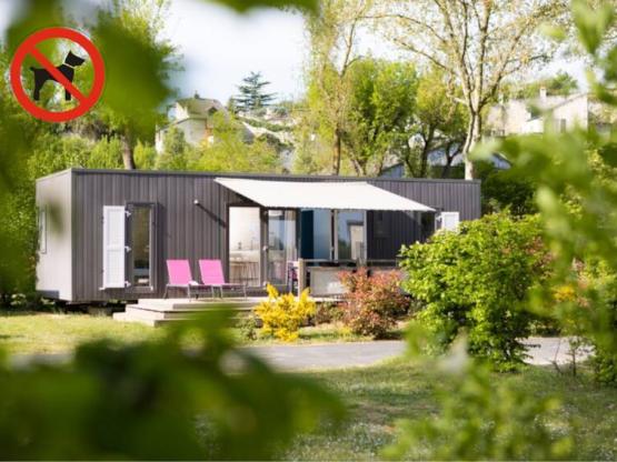 Premium Cottage 2 bedrooms 2 bathrooms, satellite TV, sheltered terrace