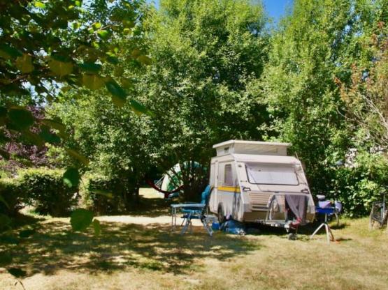 Pitch caravan + car + electricity