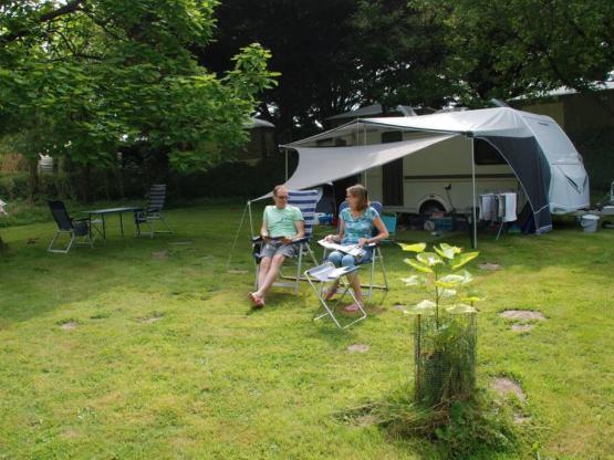 Stellplatz XXL + 200m² + 6A Strom