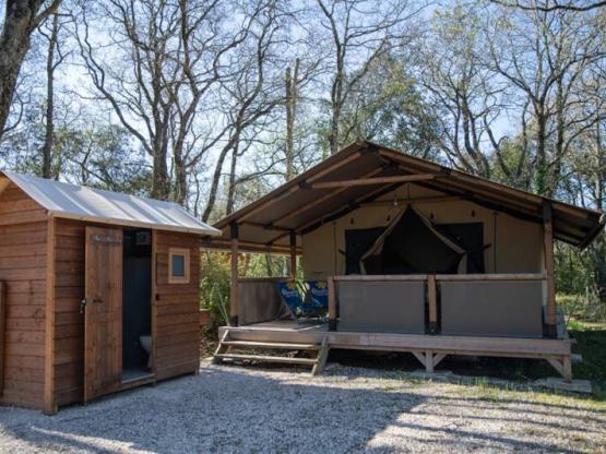 Tent Lodge Kenya CONFORT 34m² - 2 bedrooms + sheltered terrace 11m² (WITH toilet blocks)