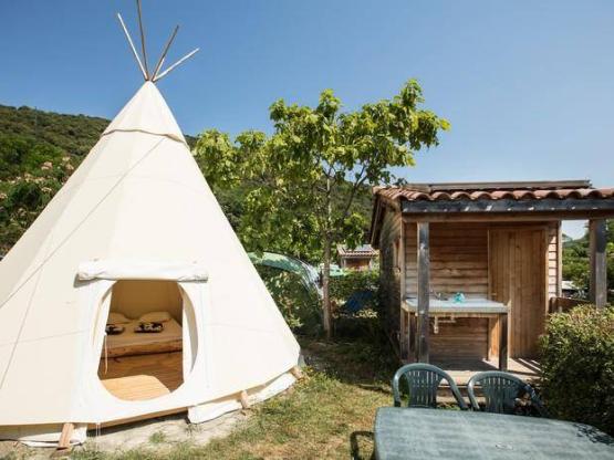 Tipi 2/4 people with bathroom and toilet.