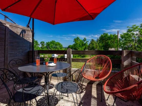 F1D - Casa rural con terraza