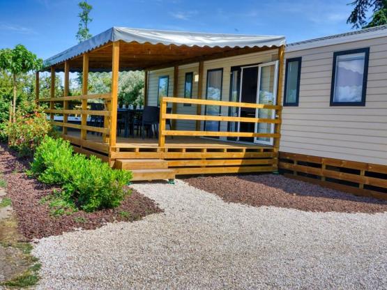 Mobile home BALNEO (AIR-CONDITIONING + tv + Dishwasher + Hot tub)