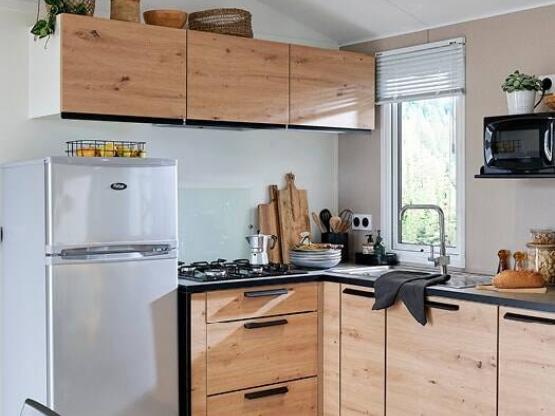 PREMIUM + 2 Zimmer hölzerne Terrasse + Vordach