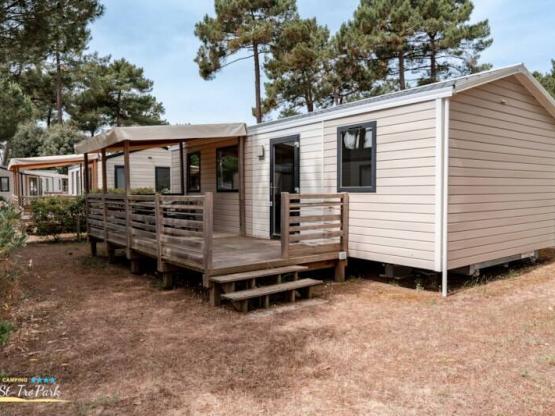 Mobil-home Premium 32m² (2 chambres - 2 sdb) + Lave Vaisselle + terrasse semi-couverte 15m²