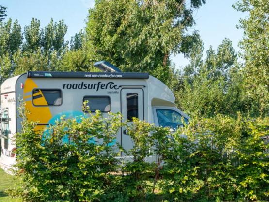 Package : Pitch + 1 car (with electricity = 16 A)