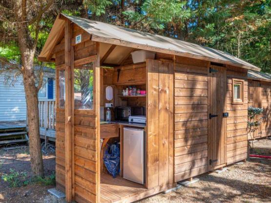 Freecamp Stellplatz Premium mit Sanitäranlagen