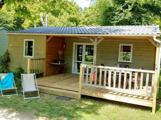 Chalet PREMIUM 48 m² (3 bedrooms) + Half-covered terrace + TV