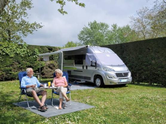 INTERNET OFFER : Pitch + car + tent or caravan