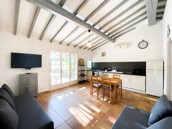 Small Comfort house + 40m2 (1bedroom) - air-conditioned