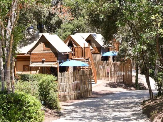 MAXI KABANAS ON STILTS - 30m² - UNUSUAL UNITS